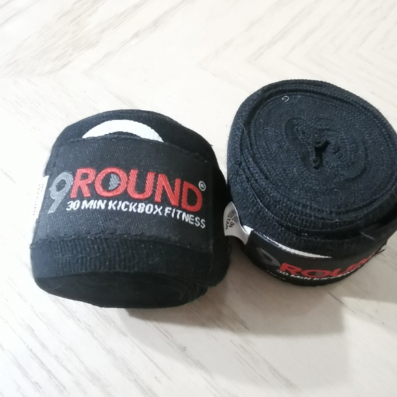 9 Round Professional Hand Wraps - Picture 1 of 5